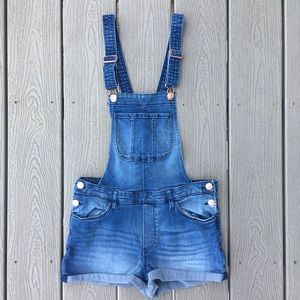 Short overalls